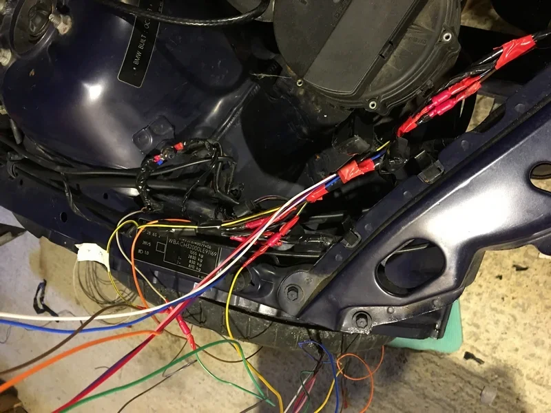 Exterior Build Wiring Front Lights 5.webp